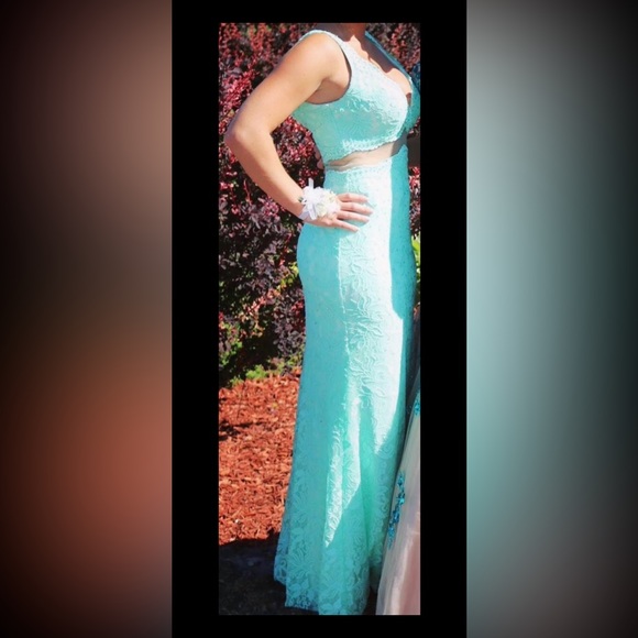 La Femme Prom Dress Midriff Cutout Green Lace Fitted Maxi Formal Grad 💫 - Picture 6 of 17